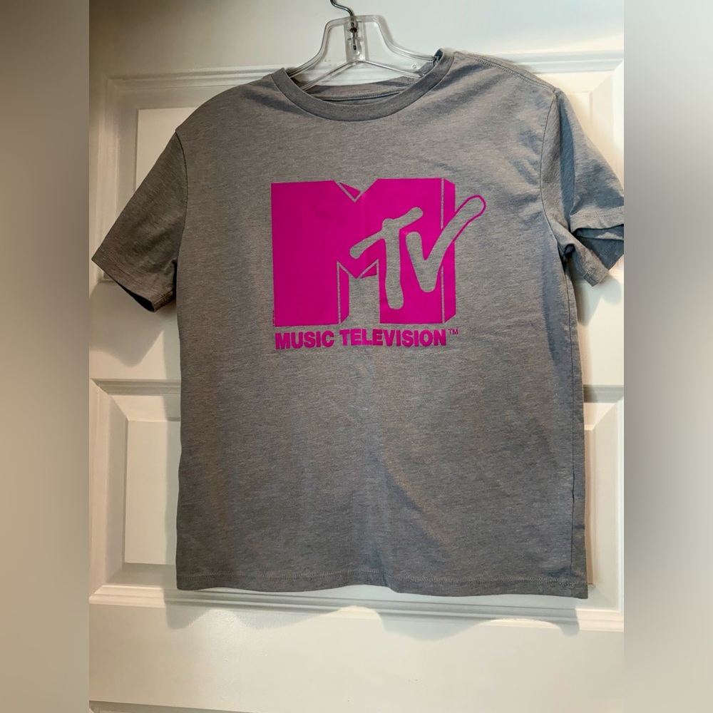 Old Navy MTV graphic youth tee shirt
